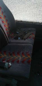 بالصور : اعتداء خطير على حافلة تقل جماهير الوداد في تونس