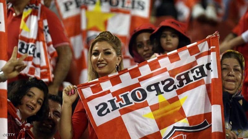إنفانتينو يواصل الضغط على إيران من أجل السماح للنساء بحضور مباريات كرة القدم