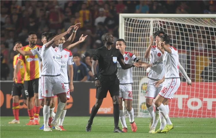 عاجل ورسمي: "الكاف" يقرر إعادة مباراة نهائي دوري الأبطال على ملعب محايد