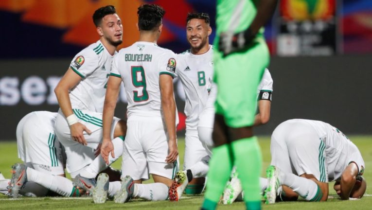 المنتخب الجزائري يتغلب على السنغال ويتأهل لثمن نهائي "الكان"