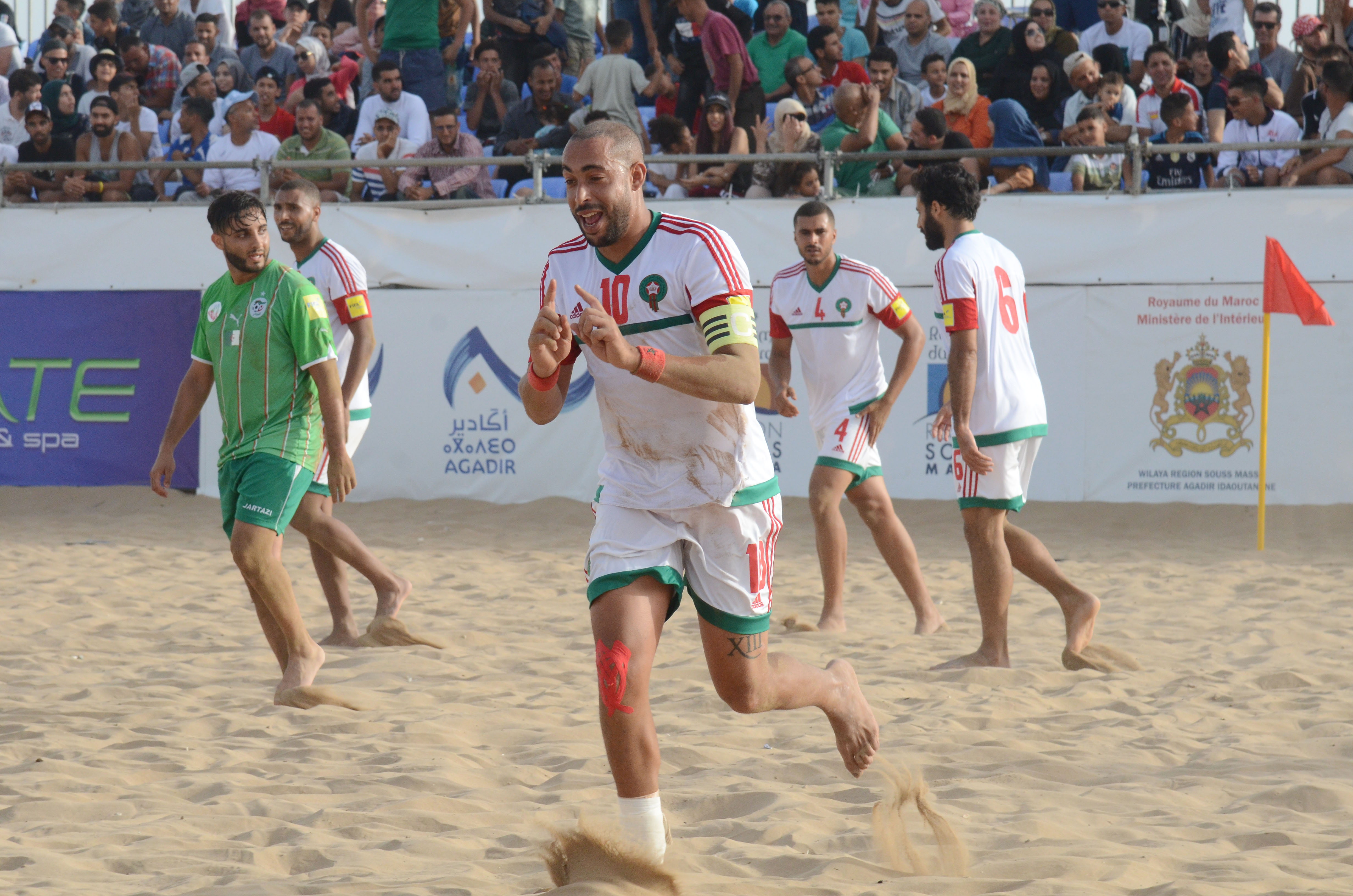 المنتخب المغربي لكرة القدم الشاطئية يفوز على نظيره الجزائري