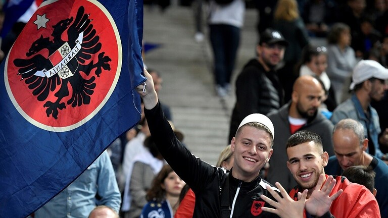 ماكرون يعتذر للرئيس الألباني بسبب خطأ النشيد في تصفيات "يورو 2020"