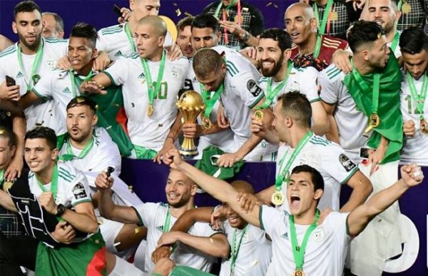 الجزائر تعود إلى فرنسا لمواجهة كولومبيا بعد 11 عاما من الغياب