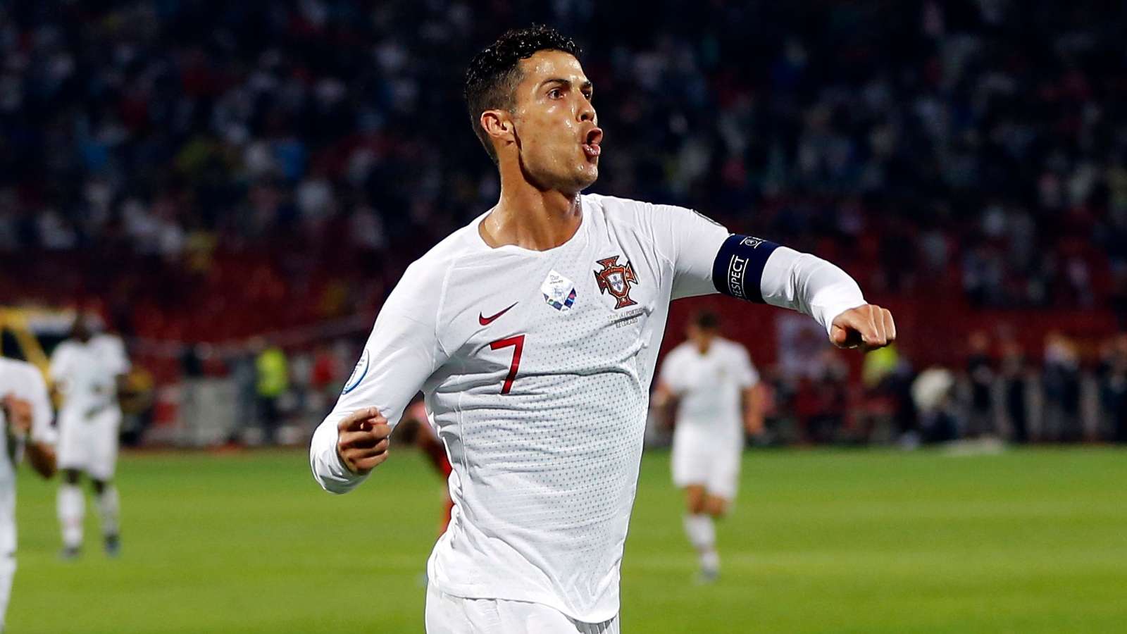 رونالدو ينعش آمال البرتغال في التأهل لليورو بـ"سوبر هاتريك" في شباك ليتوانيا