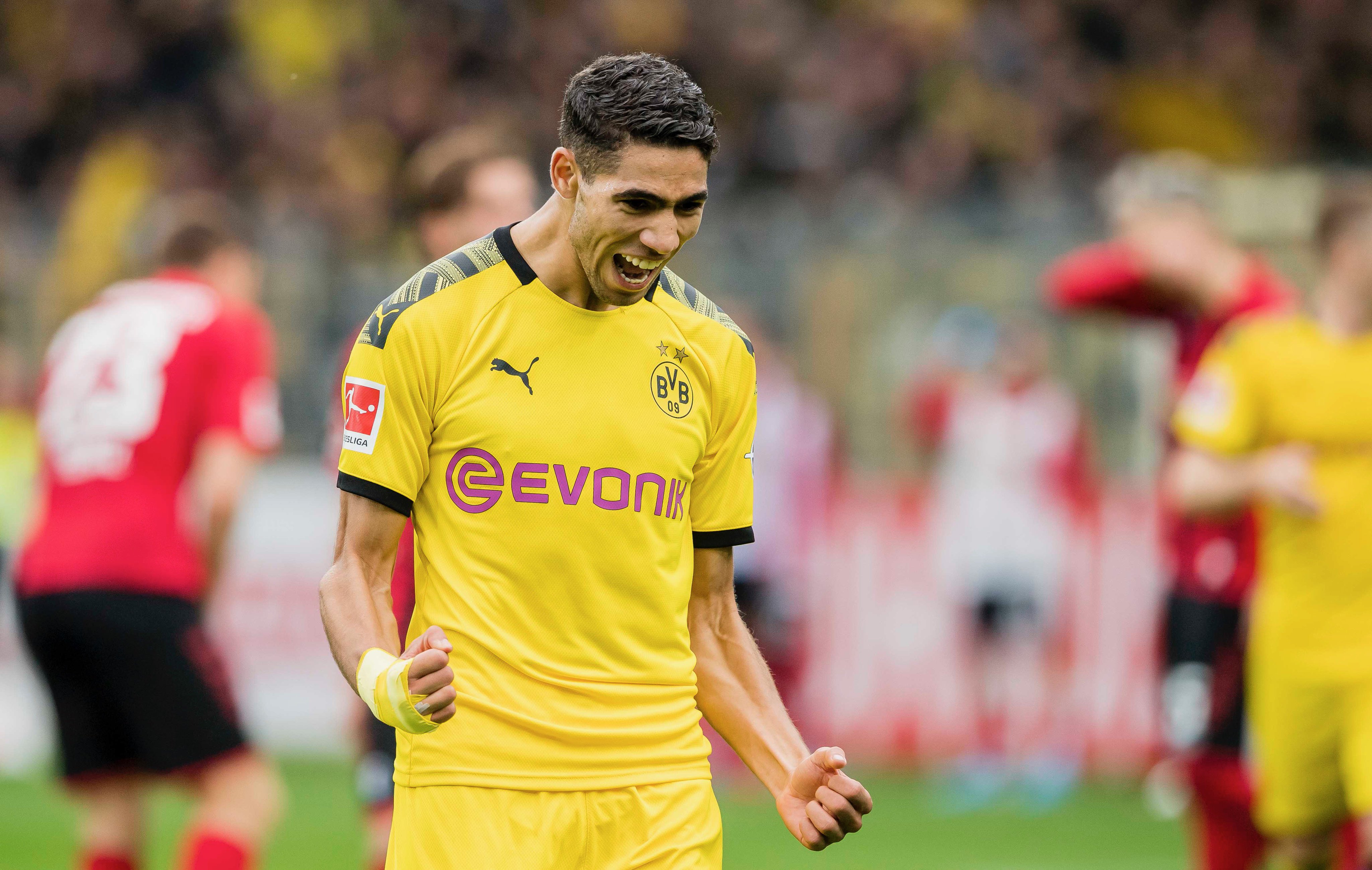 حكيمي يسجل هدفه الثاني في الدوري الألماني