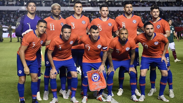 لاعبو تشيلي يرفضون خوض ودية البيرو بسبب الأزمة الاجتماعية في بلادهم