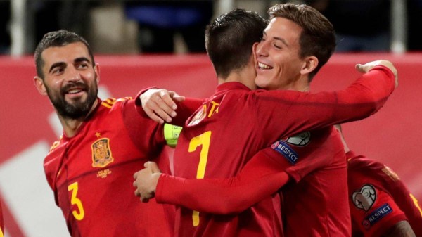 داني أولمو وباو توريس يصنعان التاريخ مع منتخب إسبانيا