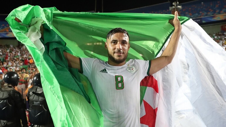 الجزائري بلايلي يتوج بجائزة أفضل لاعب داخل القارة الإفريقية