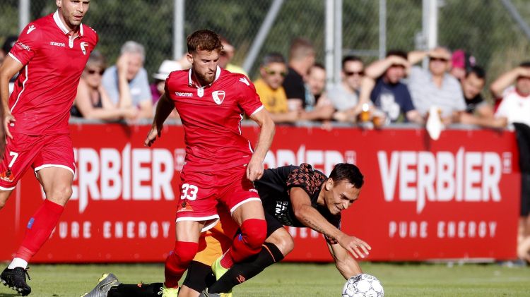 نادي سويسري يطرد 9 من لاعبيه بسبب فيروس "كورونا"