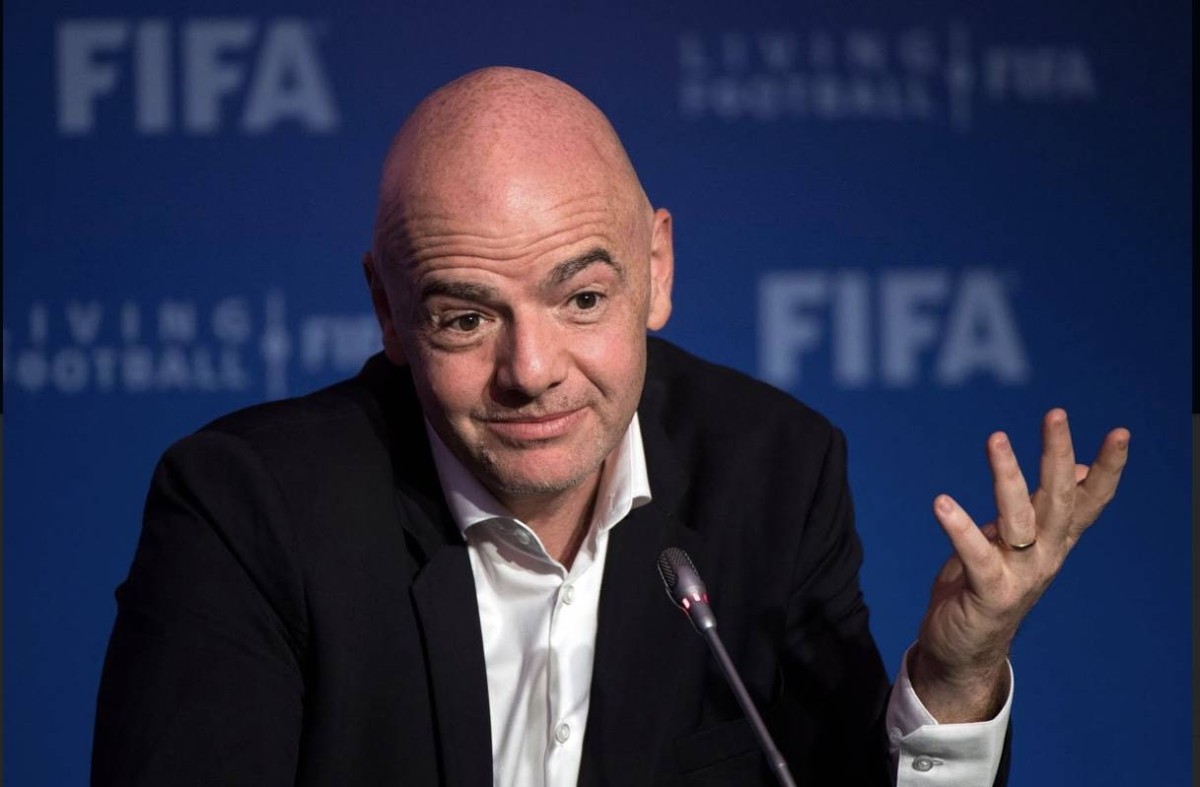 القضاء السويسري يفتح تحقيق مع رئيس الاتحاد الدولي لكرة القدم