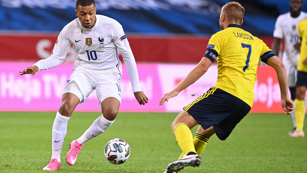 مبابي يقود فرنسا لفوز صعب على السويد في دوري الأمم الأوروبية