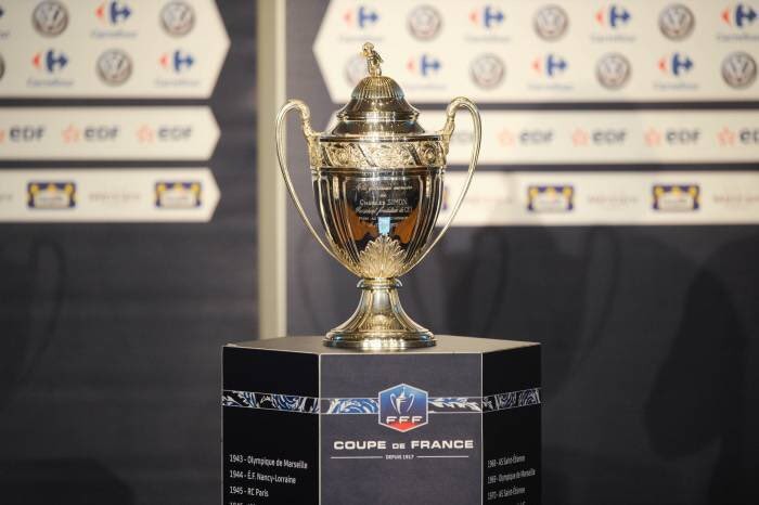توقيف كأس فرنسا وبطولات دوري الهواة بسبب فيروس "كورونا"