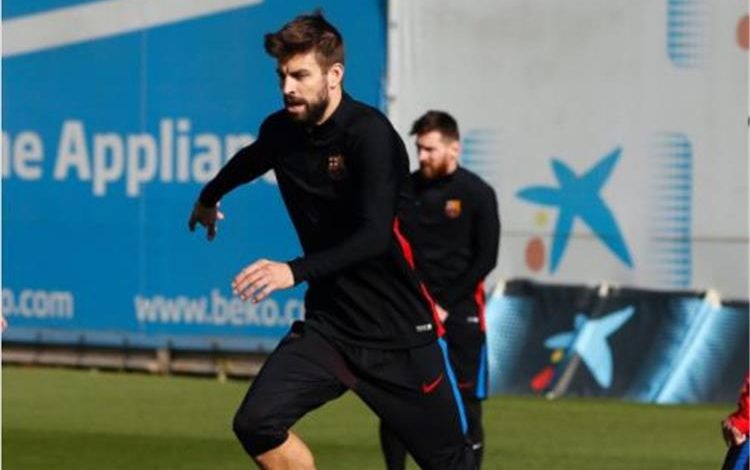 بيكيه يعود إلى تدريبات برشلونة بعد غياب طويل