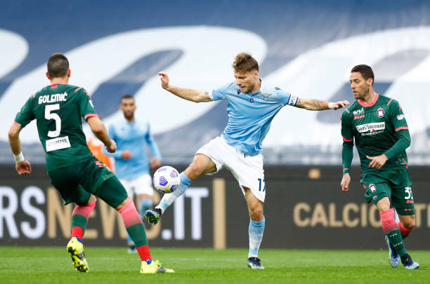 لاتسيو يحقق فوزا هاما أمام كروتوني في الدوري الإيطالي