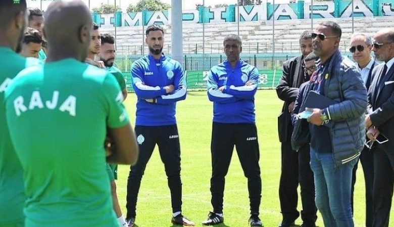 لاعبو الرجاء غاضبون من المدرب التونسي