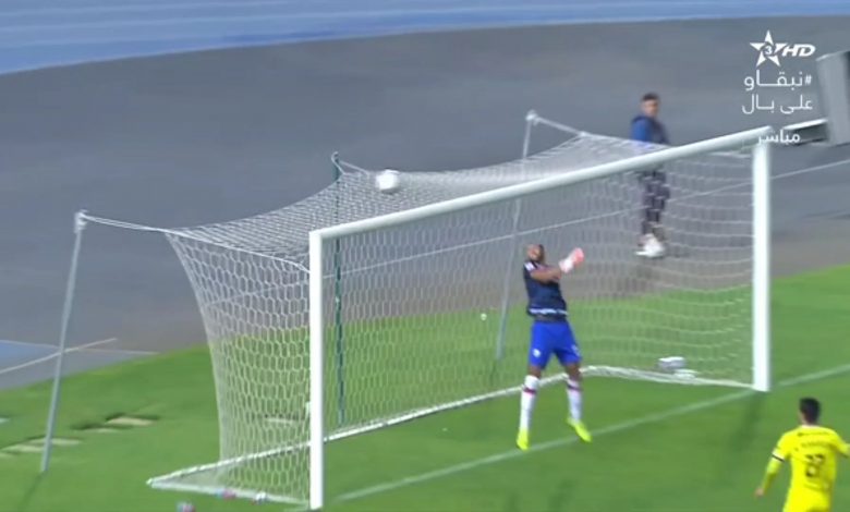 بالفيديو : الحسناوي يلعب دور الحارس ويقود المغرب التطواني إلى نصف نهائي كأس العرش