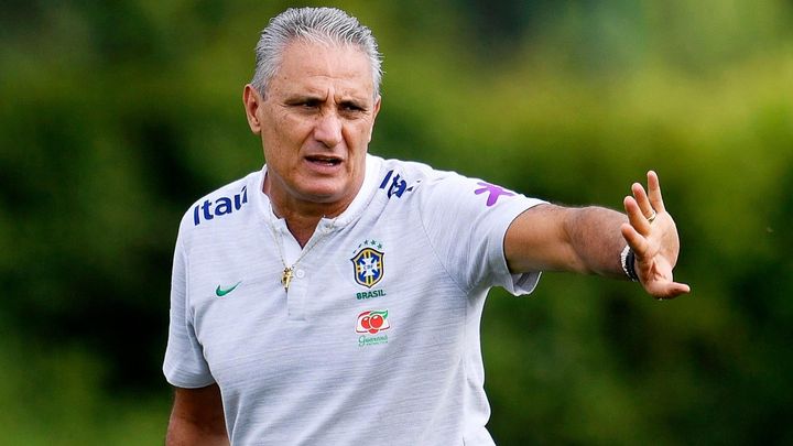 مدرب البرازيل ينفي الجدل حول رحيله