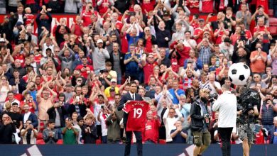 مانشستر يونايتد يقدم رافائيل فاران أمام جماهير "اولد ترافورد"