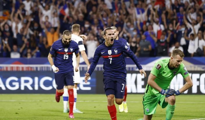 جريزمان يقود فرنسا للفوز على فلندا