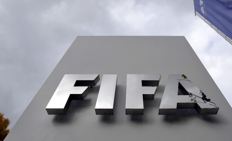 الفيفا تربك حسابات المنتخبات الإفريقية وتهدد مشاركة أبرز لاعبيها في الكان