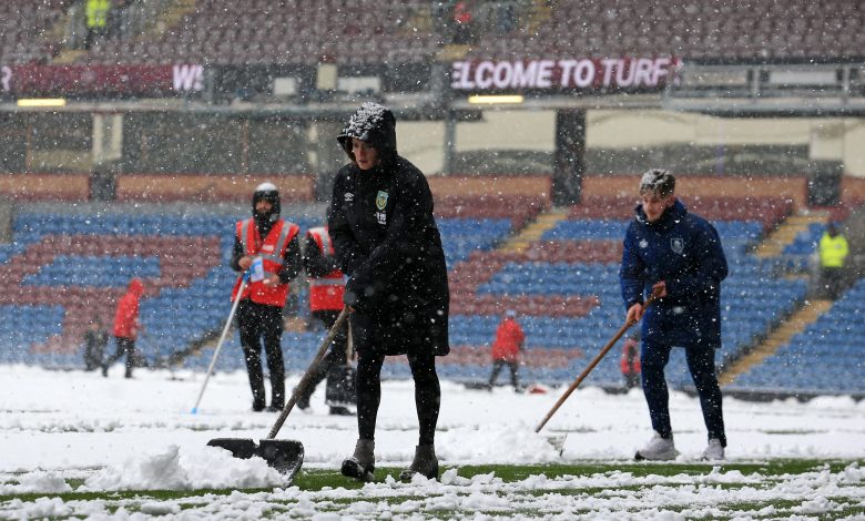تأجيل مباراة بيرنلي ضد توتنهام بسبب الثلوج