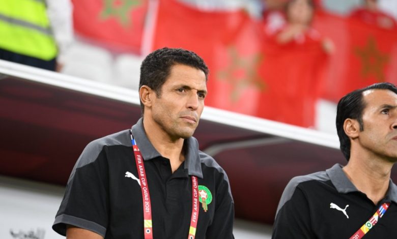عموتة يتجه لإجراء تغيير مهم في تشكيلة المنتخب أمام الجزائر