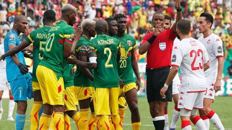 رسميا.. "كاف" يعلن قراره النهائي بخصوص مباراة تونس ضد مالي