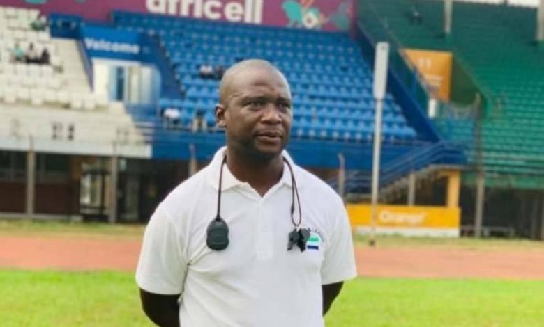 مدرب سيراليون يتلقى تهديدات بالقتل قبل المشاركة في كأس أفريقيا