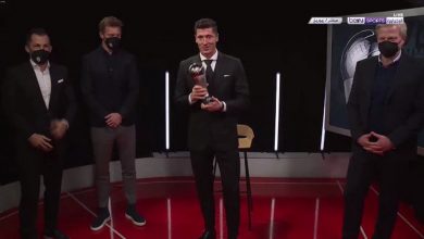 ليفاندوفسكي يتوج بجائزة أفضل لاعب في العالم لسنة 2021