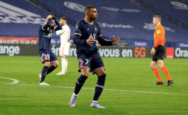 التعادل يحسم قمة باريس سان جيرمان ضد ليون في الدوري الفرنسي
