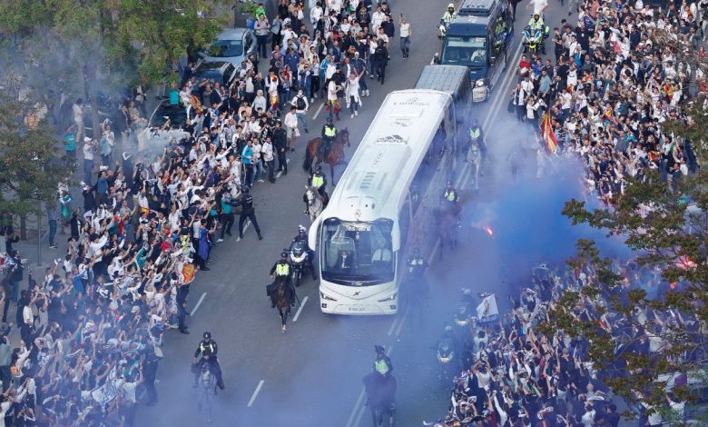 استقبال مهيب لحافلة ريال مدريد قبل مواجهة مانشستر سيتي
