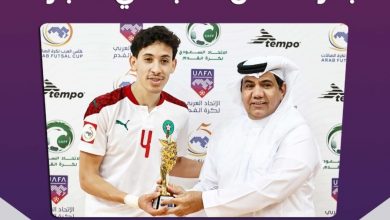 لاعب المنتخب محمد جواد يفوز بجائزة رجل مباراة الكويت ضد المغرب