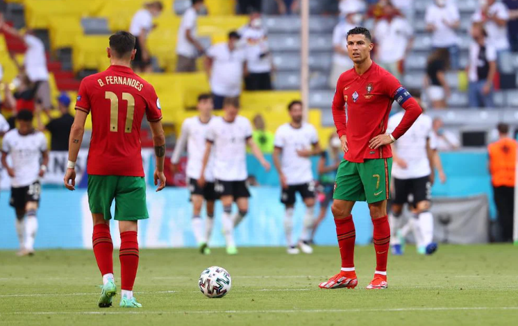 قرار إداري يبعد رونالدو عن مباراة البرتغال ضد سويسرا في دوري الأمم الأوروبية