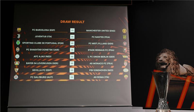 قرعة الدوري الاوروبي تضع برشلونة في مواجهة المان يونايتد