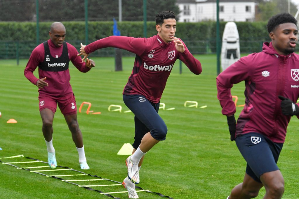 أكرد يستعد للمشاركة مع وست هام في كأس الرابطة الإنجليزي