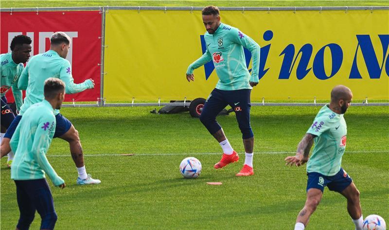 شغب نايمار السبب في استدعاء داني ألفيس