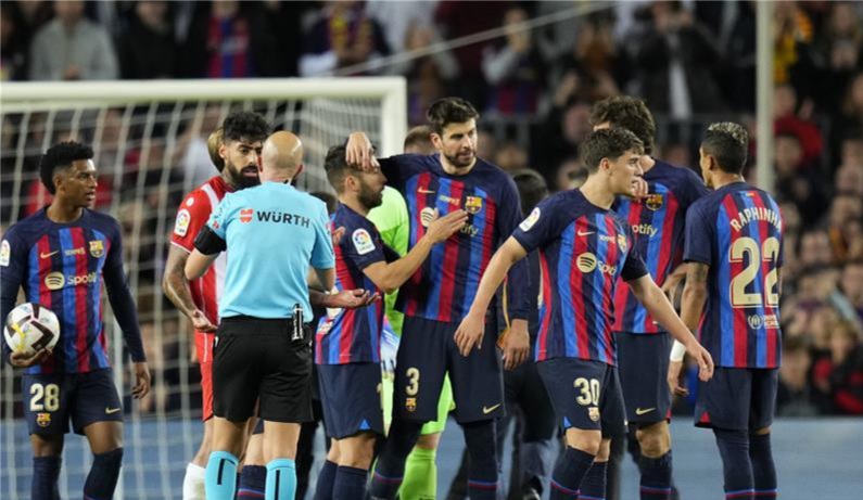 برشلونة يترصد موهبة آرسنال