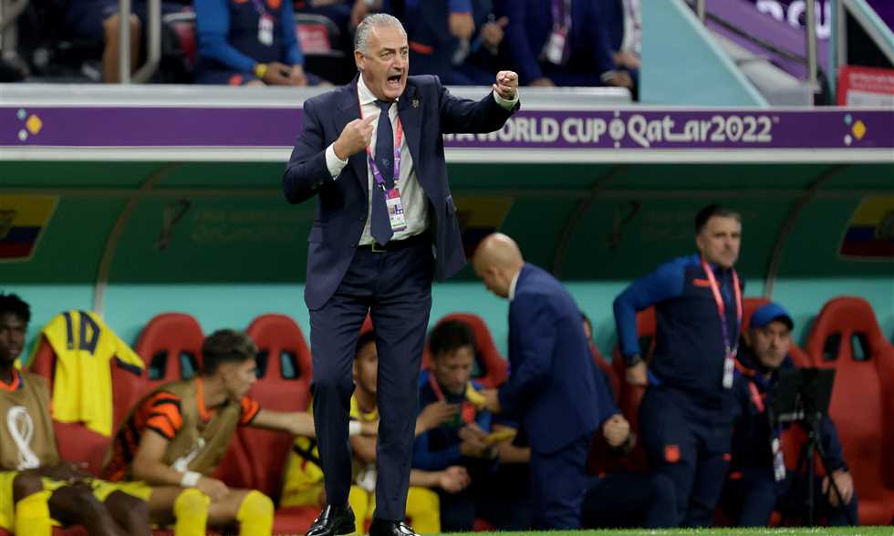 مدرب إكوادور : عرفنا كيف نفوز على قطر.. وحفل الافتتاح كان ممتعا