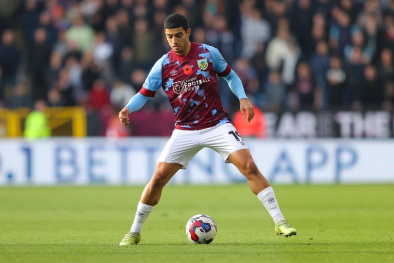 مهاجم بيرنلي مرشح لتعويض امين حارث مهاجم بيرنلي مرشح لتعويض امين حارث