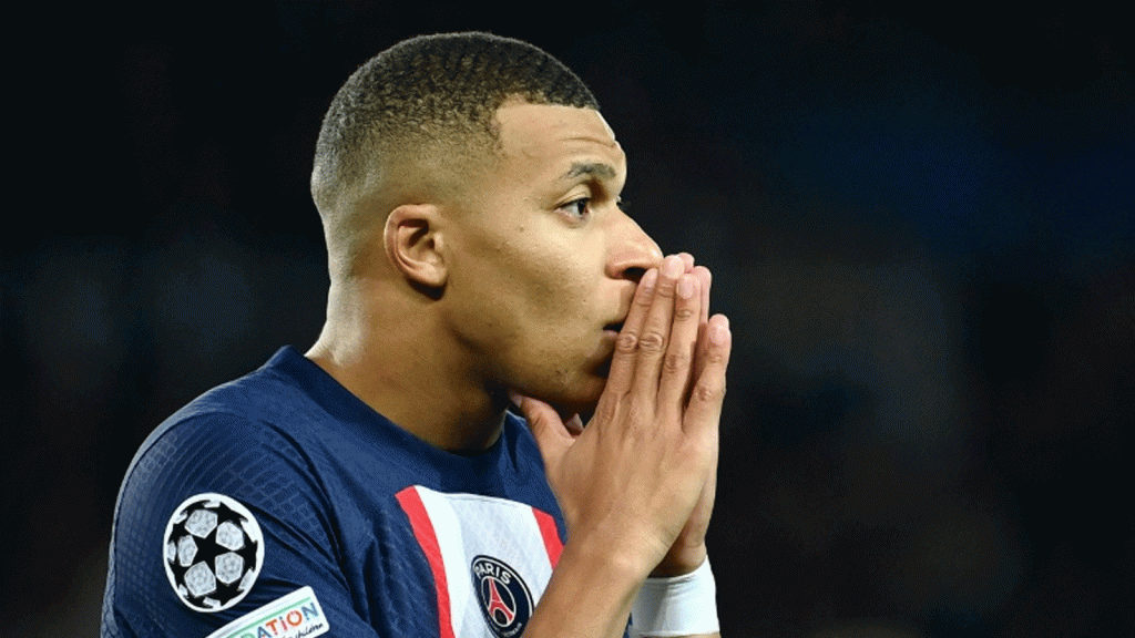 إبراهيموفيتش: يهاجم إدارة باريس بسبب مبابي