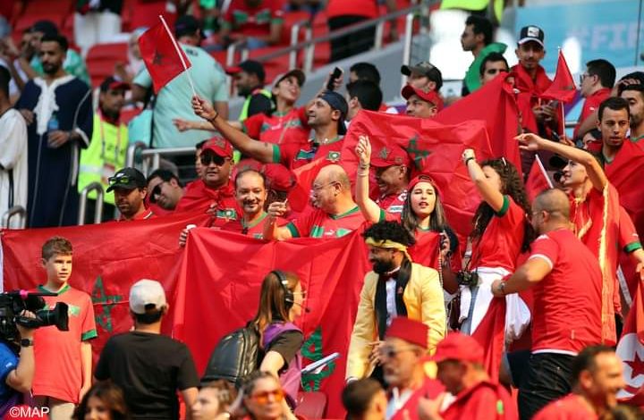 الجماهير العربية تساند المغرب وتخلق الحدث في مباراة كرواتيا