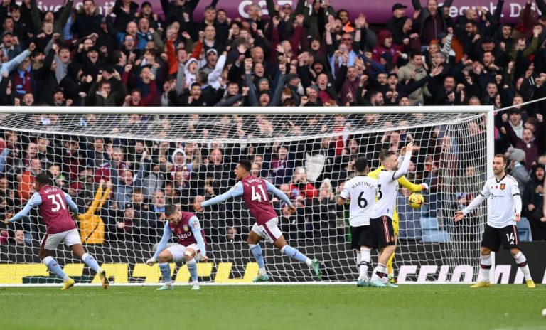 أستون فيلا يفوز على مانشستر يونايتد في الدوري الإنجليزي أستون فيلا يفوز على مانشستر يونايتد في الدوري الإنجليزي