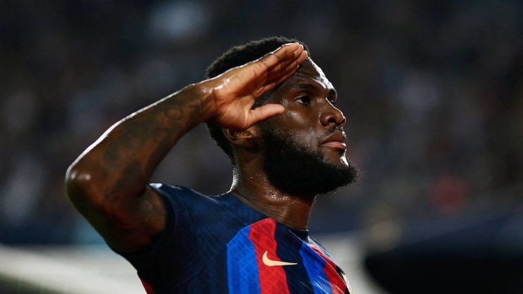 كيسي يجلب لبرشلونة عرضين من الدوري الإنجليزي