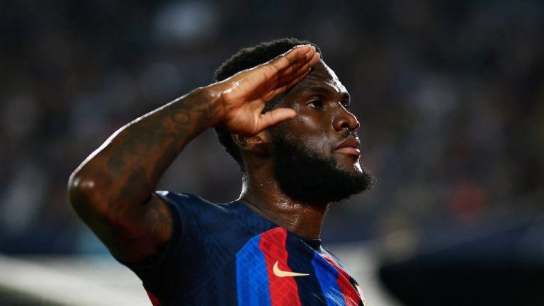 كيسي يجلب لبرشلونة عرضين من الدوري الإنجليزي