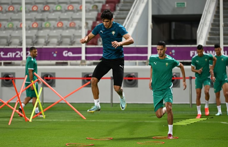 الركراكي يفرض السرية على تداريب الأسود