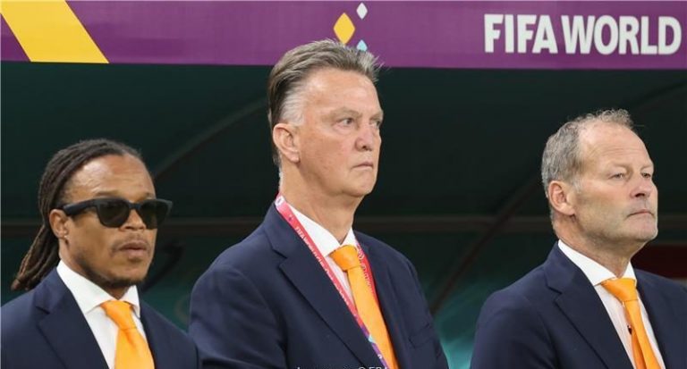 فان جال يكشف أسباب تعادل هولندا أمام إكوادور في كأس العالم
