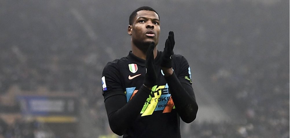 الإصابة تضرب دومفريس وتهدد مشاركته مع هولندا في المونديال