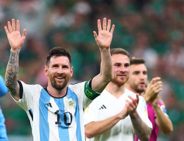 ميسي يعادل رقم مارادونا مع الأرجنتين