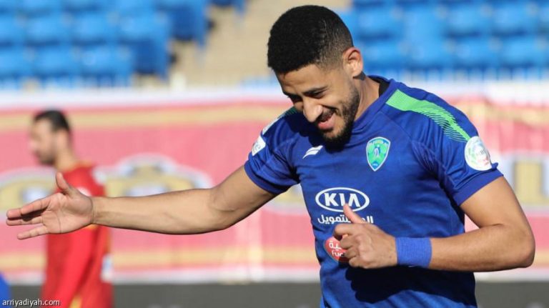 باتنة يسجل ويساهم في قيادة فريقه للفوز أمام الشباب في الدوري السعودي