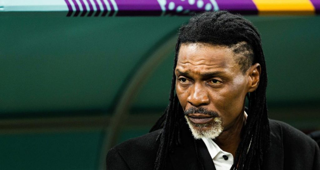 شريط فيديو يورط أونانا ومدرب الكاميرون بعد خلافهما في المونديال